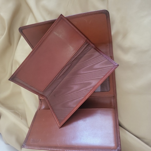 Dooney & Bourke Taupe & Brown Leather Organizer Checkbook Tri Fold Wallet - Picture 6 of 9
